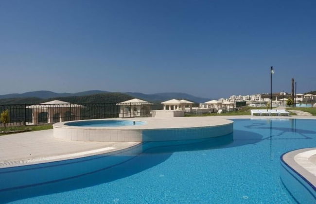 1 Bedroom Apartment Lake View 8 by Likya Global - Photo 17