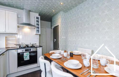 Spacious 3 Bed with Pac-Man, Darts and 2 Parking spaces - Foto 41