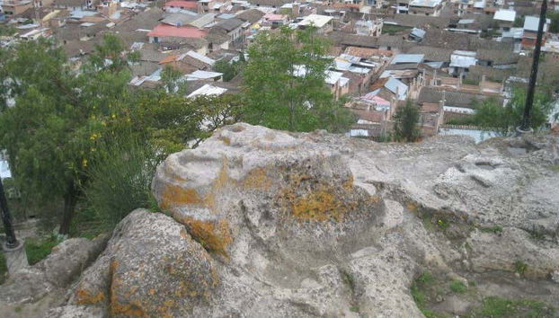 Silla del Inca sur la colline de Santa Apolonia