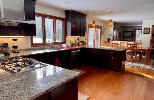 Spacious 4BR Near Beaches WFH Office & Pool - Foto 19