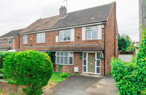 Stunning Place, close to Windsor & Heathrow & Private Parking - Foto 8