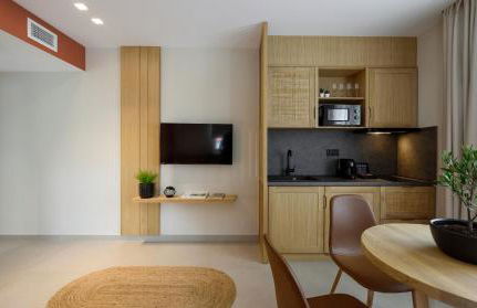 Evelio Living - Photo 43