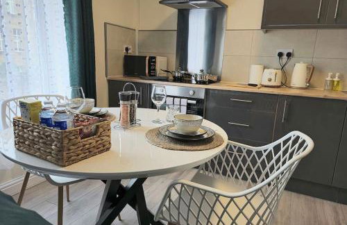 Spacious Home for Longer Stays - Contractors & Relocators Welcome - Photo 19