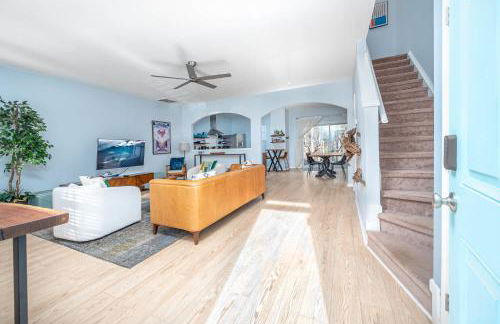 Modern 3-BR Townhome w Private Backyard Near RTP - Foto 2