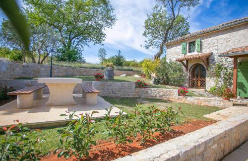 Unique Villa Bošket with Pool and Jacuzzi surrounded by Nature - Foto 23