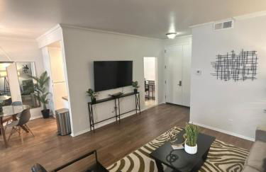 Beverly Hills City Vibe 1 br Apt w Parking 324 - Photo 28