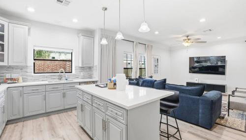 O18B Spacious 3BR Home Sleeps 10 With 2 Living Areas - Foto 5, stove, dishwasher