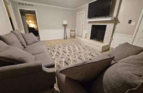 VillaQuèFrancia near Elvis Presley's Graceland 6 mins from Airport, Shuttle, & Rental Vehicle - Foto 9