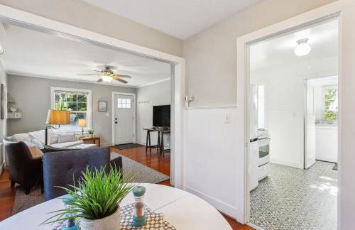 Charming Eugene Retreat Private Hot Tub and Yard! - Photo 9