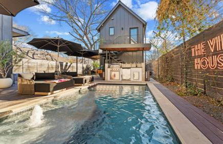 New 6 BR, 4.5B, Pool, Hot Tub, Cold Plunges, Outdoor Sauna, Bar, 9 TVs - Foto 6