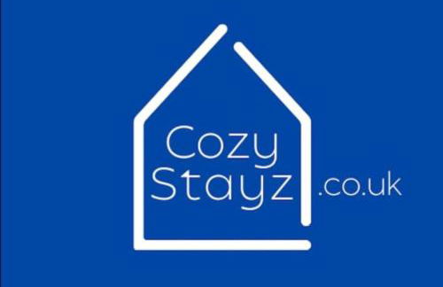 Beautiful 5 Bedroom Home in the City Centre with gated parking - Foto 4