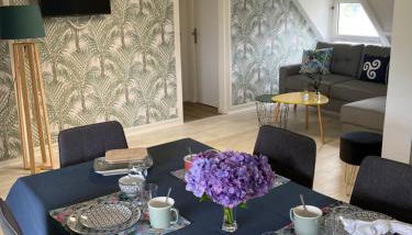 TY REFUGE 2 à 4 vacanciers Terrasse Plages et Commerces à pied Parking - Foto 2