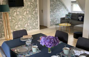 TY REFUGE 2 à 4 vacanciers Terrasse Plages et Commerces à pied Parking - Foto 2