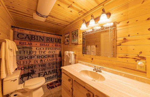 Cabin #6 Bobcat Bunkhouse - Pet Friendly - King Bed - Sleeps 4 - Photo 14