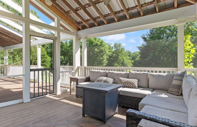 Beautiful Home on a Quiet Lot, Sleeps 14, Treehouse & Game Room! - Foto 40