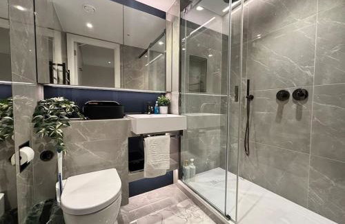 Luxury 2BR- Sleeps 5- Westfield Apartment- 3 min to station- Perfect for Families Shopping - Foto 3