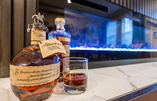 Stylish City Condo Near Top Restos & Nightlife - Foto 15