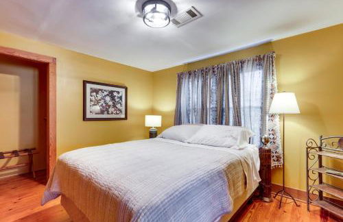 2 Mi to UA Central Fayetteville Home with Patios - Foto 18