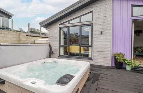 Minack Lodge - Photo 1