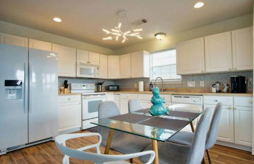 Seabreeze Sueños ※ Surfside Abode a Walk to Beach - Foto 2