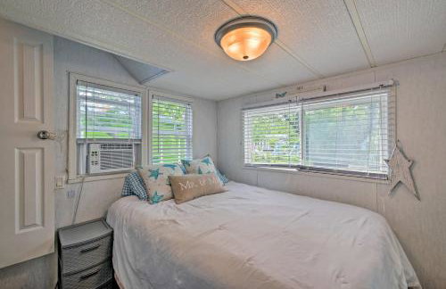 Middle Bass Island Escape Resort Pool and Bar! - Foto 9