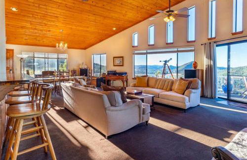 A LIVING CANVAS Amazing Lake View Custom Home - Foto 36