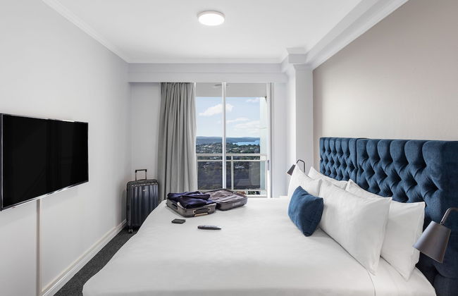 Meriton Suites Bondi Junction - Photo 8