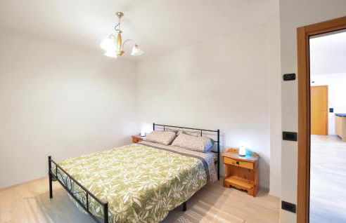 2 Bedroom Cozy Apartment In Lamon - Foto 9