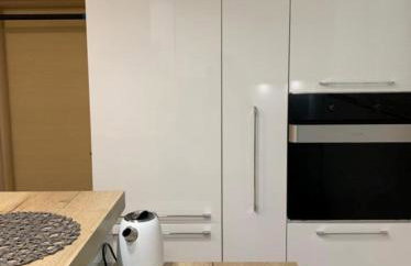 Split apartment - 5 min by car to the beach & city center - free public parking - Foto 13