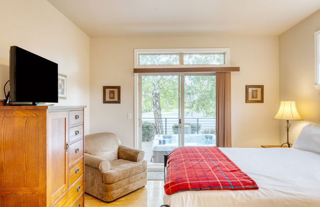 Forest Ridge Loop by Avantstay Hot Tub Private Community Amenities - Photo 16