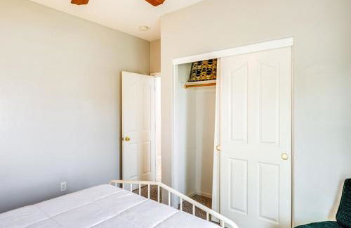 8 Mi to Beach Park Bakersfield Gem with Yard! - Photo 22