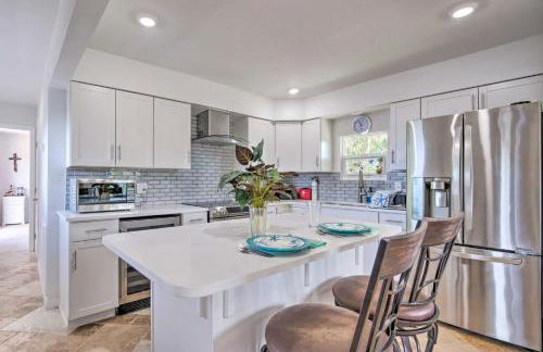 Remodeled Retreat on Homosassa River Canal! - Foto 10