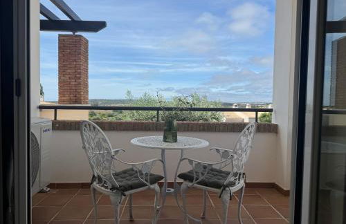 Lovely 3 Bedroom Villa with Pool in Great Location - Foto 20