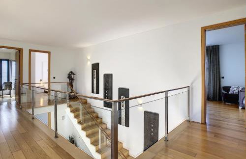 Villa Vitoria - by LovelyStay - Foto 16