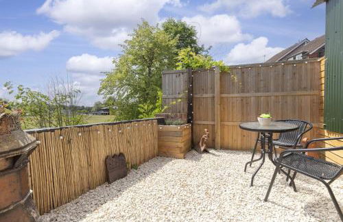 Tranquil Riverside Sherperd's Hut Close to Tewkesbury Abbey - Foto 17