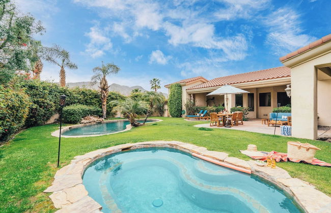 Firefly by Avantstay Spacious Backyard w/ Pool& Hot Tub! - Foto 1