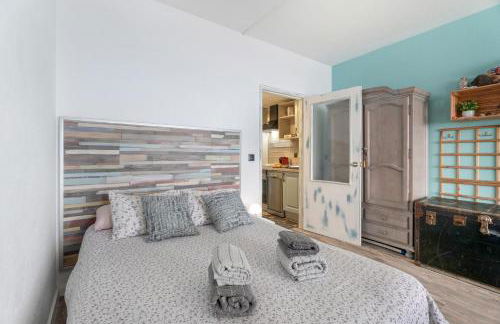 The Blue Lighthouse - Foto 13