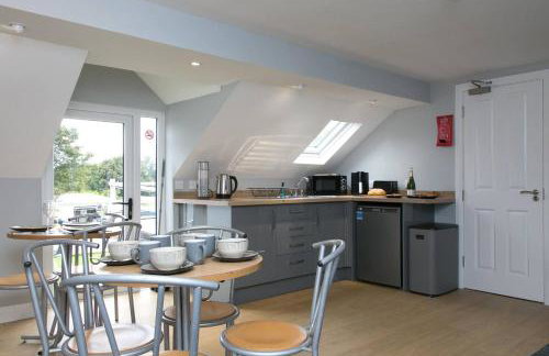 Modern en-suite room in country PubRestaurant 2 with communal kitchen - Pass the Keys - Foto 7