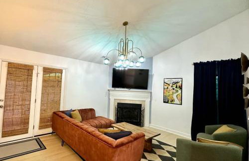 Theater and game rooms 5 bedrooms 2 king size beds TikTok and social media wall - Foto 10