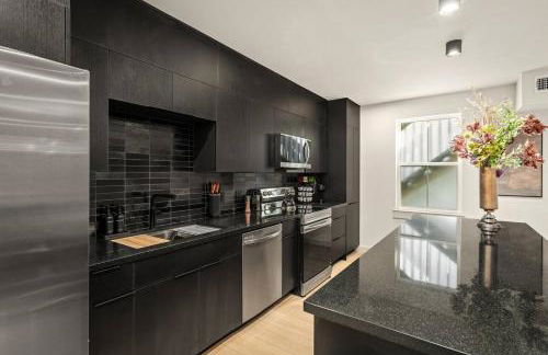 2Linkd Homes | 9BR•All Private Baths | Pool |Gated - Foto 28