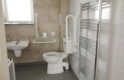 House of Juniper - Luxury Accessible Apartment - Photo 6