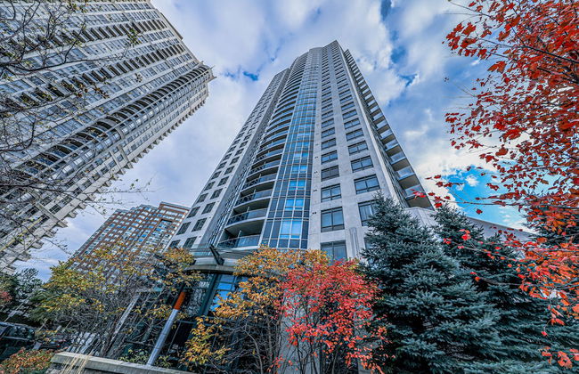 Lake View Luxury Condo by Elite Suites - Photo 19