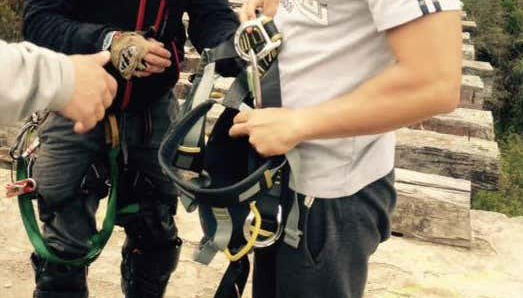 Colocando o arnês antes de começar