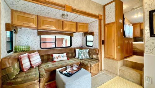 The Glamper Spacious 5th Wheel - Foto 2