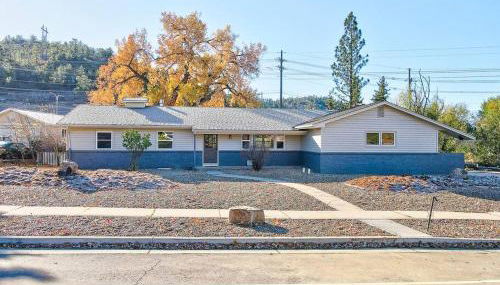 Large Pet-Friendly Sleeps 10 Near Palmer Park - Foto 3