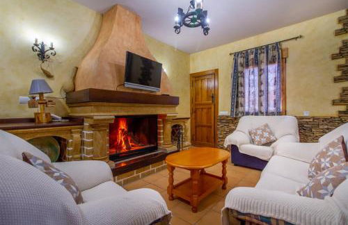 Lujosa Casa Rural el Altico con barbacoa, chimenea y zona infantil - Foto 1