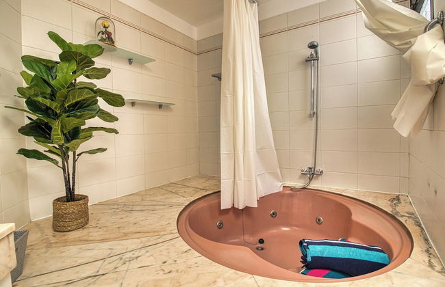 Apartment - Sleeps 4 - Jacuzzi - Terrace - Pool - Photo 20