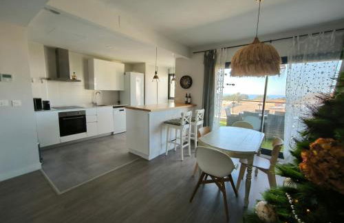 Atico con piscina, golf, vistas al mar - Photo 57