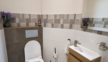 Appartement entièrement rénové au centre de Longwy - Foto 2