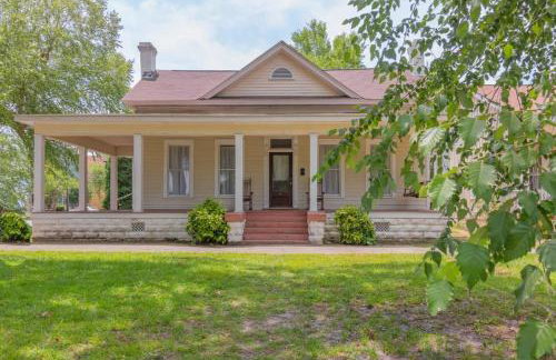 Wrap-Around Porch Uptown Stay-Pets Welcome! - Foto 42
